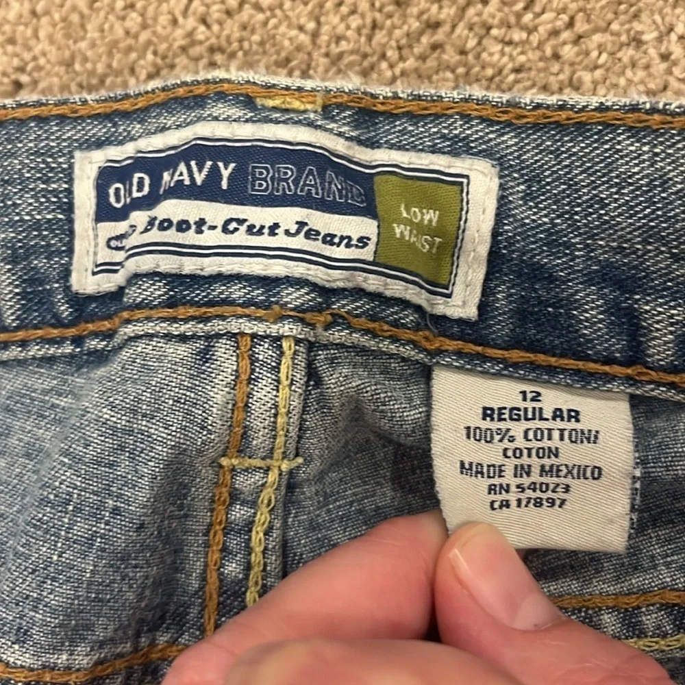 Old Navy women’s boot-cut low waist jeans size 12.